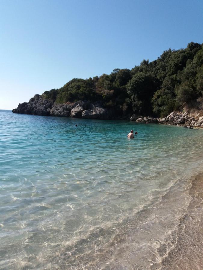 Theros Blu Sarakiniko (Epirus) المظهر الخارجي الصورة