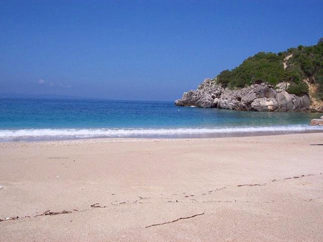Theros Blu Sarakiniko (Epirus) المظهر الخارجي الصورة